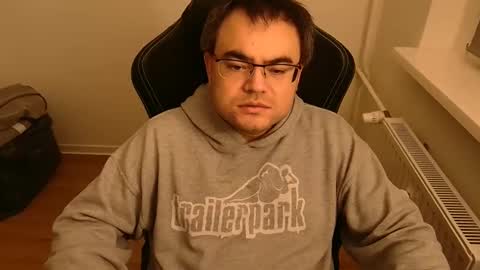 latexboy893 online show from February 26, 10:33 pm