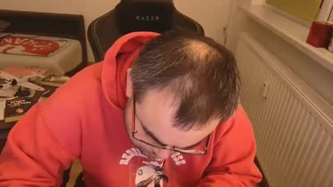 latexboy893 online show from January 8, 12:49 am