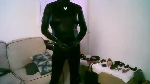 latexminheadroom online show from March 7, 2:46 am