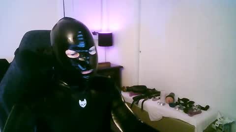 latexminheadroom online show from October 8, 2:27 am