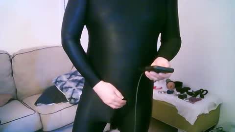 latexminheadroom online show from June 26, 5:21 am