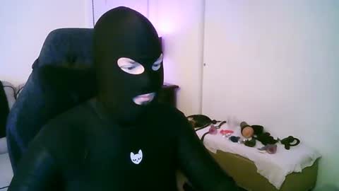 latexminheadroom online show from August 5, 5:23 am