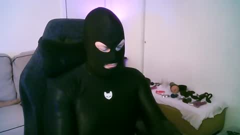 latexminheadroom online show from June 25, 5:12 am