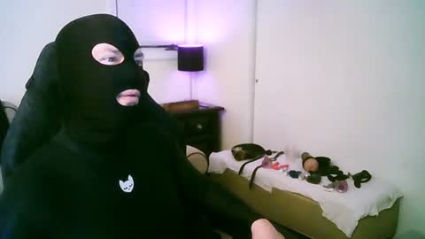 latexminheadroom online show from July 28, 7:16 am