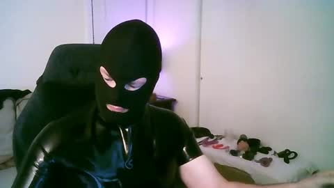 latexminheadroom online show from July 14, 2:27 am