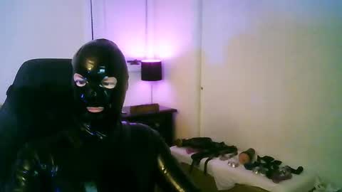 latexminheadroom online show from September 24, 2:11 am
