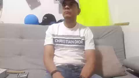 Snapshot of latinmartin254 chatting on October 26, 4:25 am latinmartin254 online show from October 26, 4:25 am