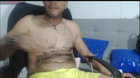 latinmartin254 online show from May 27, 1:57 am