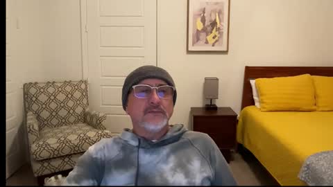 QS - INDEPENDENT MODEL online show from December 16, 4:30 am