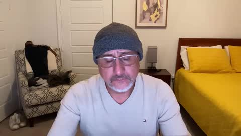 QS - INDEPENDENT MODEL online show from November 4, 4:24 am