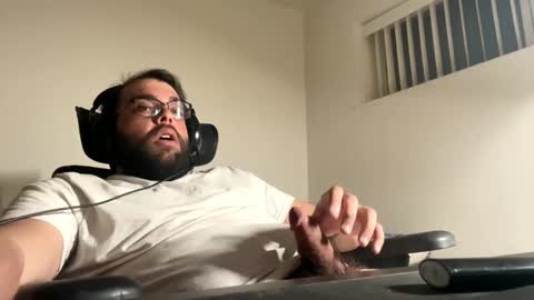 call me papi -- follow my twitter latinoc30 online show from January 17, 4:49 am