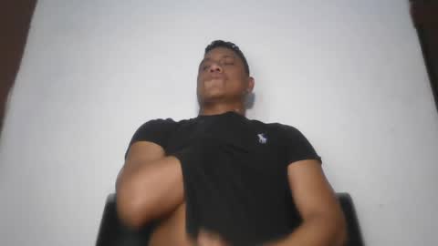 latinrayf online show from November 22, 6:13 am