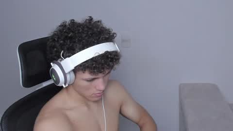 Laureent online show from September 18, 6:54 pm