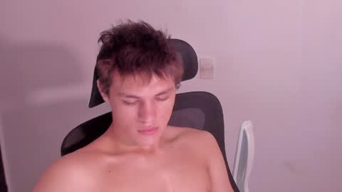 Laureent online show from April 5, 2:02 pm