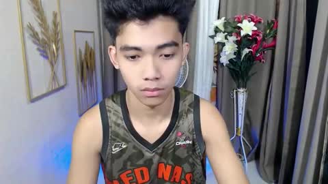 laurence_cuttieguyhere online show from March 21, 6:56 pm