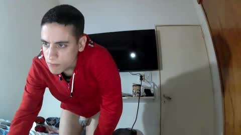 Snapshot of lauti_twink chatting on October 27, 7:21 am Lautaro online show from October 27, 7:21 am