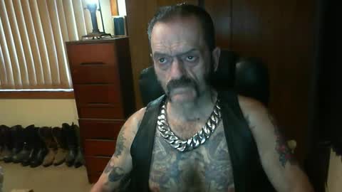 leathergreaser online show from December 31, 7:18 pm