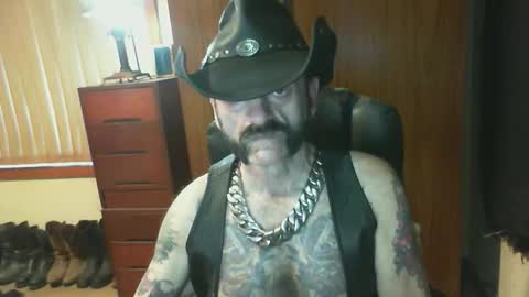 leathergreaser online show from February 22, 8:32 pm