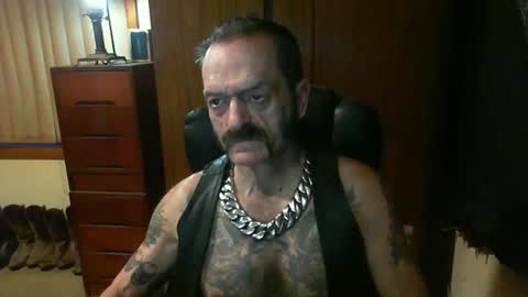 leathergreaser online show from February 14, 7:23 pm