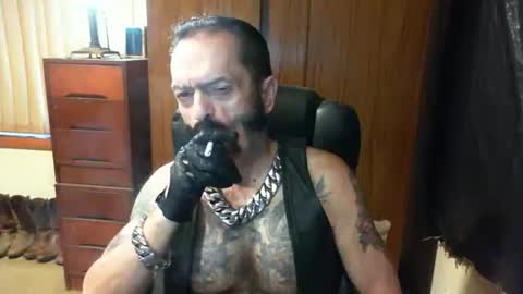 leathergreaser online show from January 15, 7:34 pm