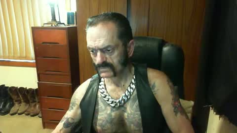 leathergreaser online show from January 22, 8:07 am