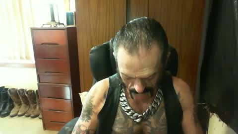 leathergreaser online show from January 24, 6:24 am