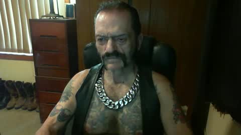 leathergreaser online show from January 28, 10:12 pm