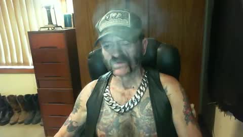 leathergreaser online show from March 11, 12:11 am