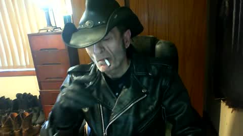 leathergreaser online show from July 14, 12:56 am