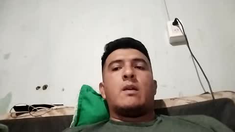 Snapshot of leche_dura122 chatting on December 8, 11:19 pm leche_dura122 online show from December 8, 11:19 pm