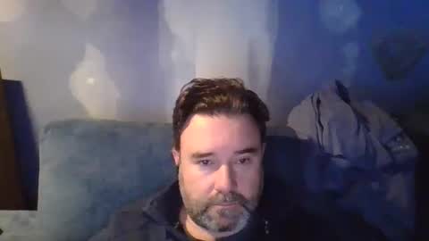 lecheare28 online show from March 24, 11:15 am