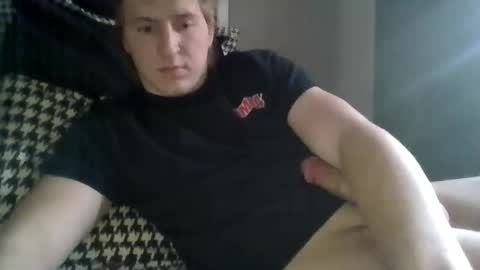 Snapshot of lenewton2004 chatting on March 1, 10:10 pm lenewton2004 online show from March 1, 10:10 pm