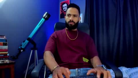 Leo  Diaz online show from December 31, 11:28 pm