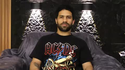 Leo  Diaz online show from April 5, 1:25 am