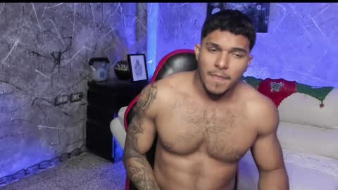 Leo independent model online show from December 21, 3:25 am