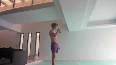 leo wildd online show from November 5, 4:58 am