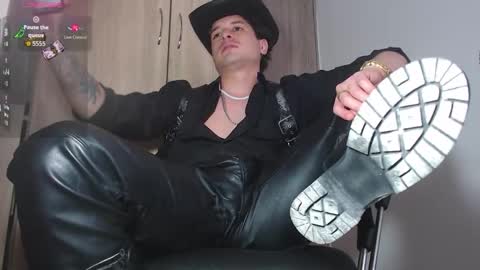 iam leonal online show from October 10, 8:13 pm