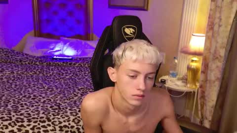 leonlure online show from October 3, 6:24 pm