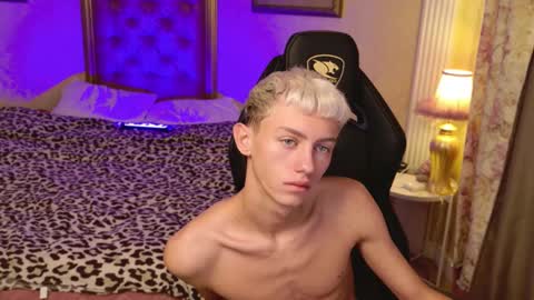 leonlure online show from October 4, 6:46 pm