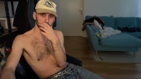 Leon online show from February 24, 3:24 pm