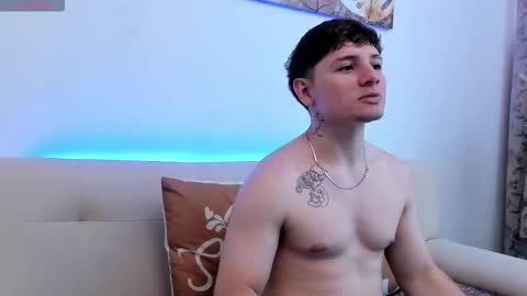 Snapshot of leoo_miller chatting on October 13, 8:48 pm Leo  online show from October 13, 8:48 pm