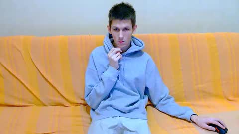 lester_broo online show from February 12, 7:25 am