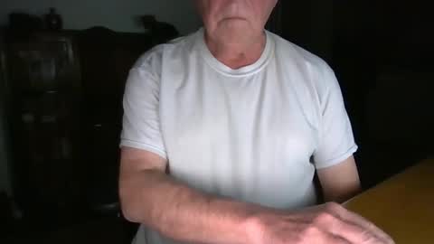 letscum2gether0 online show from April 8, 1:39 am