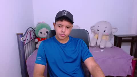 Snapshot of levii_7 chatting on October 6, 10:47 pm 0600AM-1200PM - online show from October 6, 10:47 pm