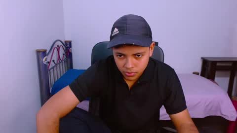 Snapshot of levii_7 chatting on October 2, 11:31 pm 0600AM-1200PM - online show from October 2, 11:31 pm