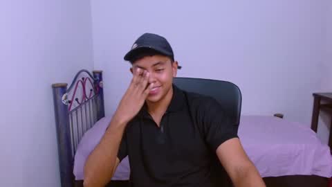 Snapshot of levii_7 chatting on October 1, 11:30 pm 0600AM-1200PM - online show from October 1, 11:30 pm