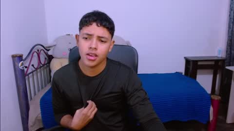 Snapshot of levii_7 chatting on October 18, 4:39 am 0600AM-1200PM - online show from October 18, 4:39 am