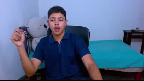 Snapshot of levii_7 chatting on October 23, 3:10 am 0600AM-1200PM - online show from October 23, 3:10 am