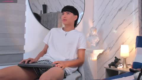 Liam online show from January 19, 7:37 pm