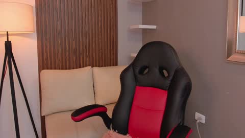 Liam Collins online show from December 12, 11:40 am